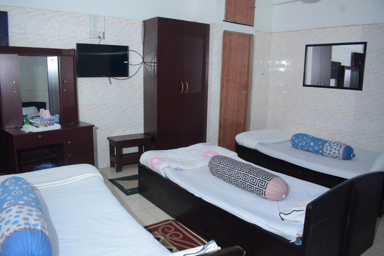 Hotel Hilton City Chittagong Buitenkant foto